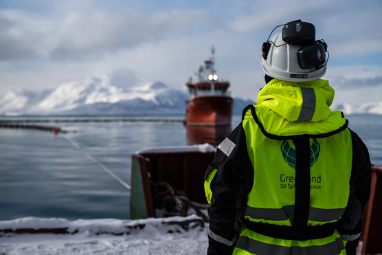 Combating oil spill in Greenland